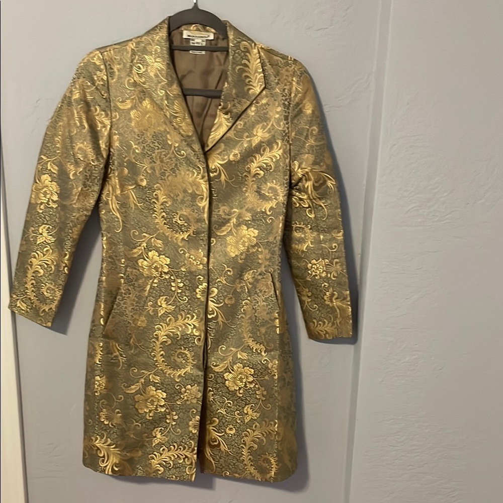 Gold Blazer Suit Jacket with Elegant Tailoring